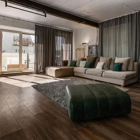 Kuenni Villa, Saun Ja Mullivann * فيلياندي