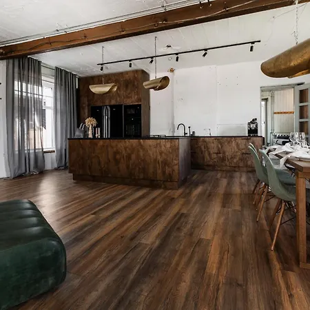 Kuenni Villa, Saun Ja Mullivann فيلة