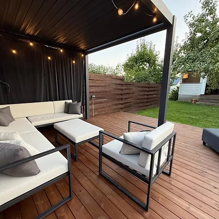 Kuenni Villa, Saun Ja Mullivann فيلياندي