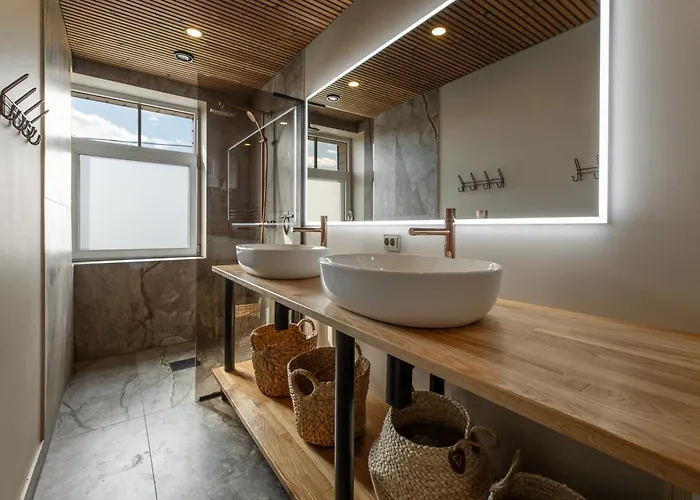 Kuenni Villa, Saun Ja Mullivann Villa *