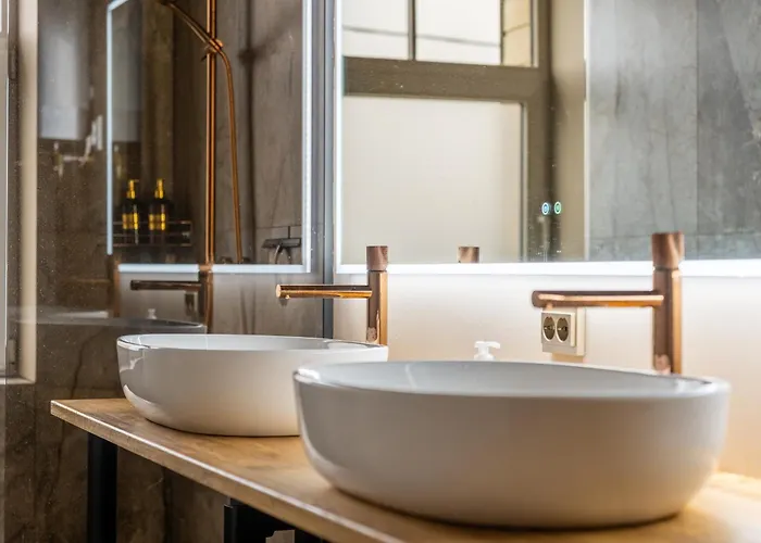 Kuenni Villa, Saun Ja Mullivann Vila *